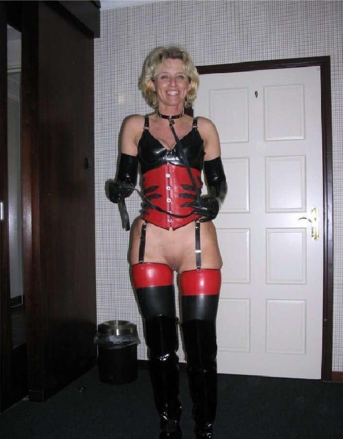 25P MILFS HAVING FUN 26