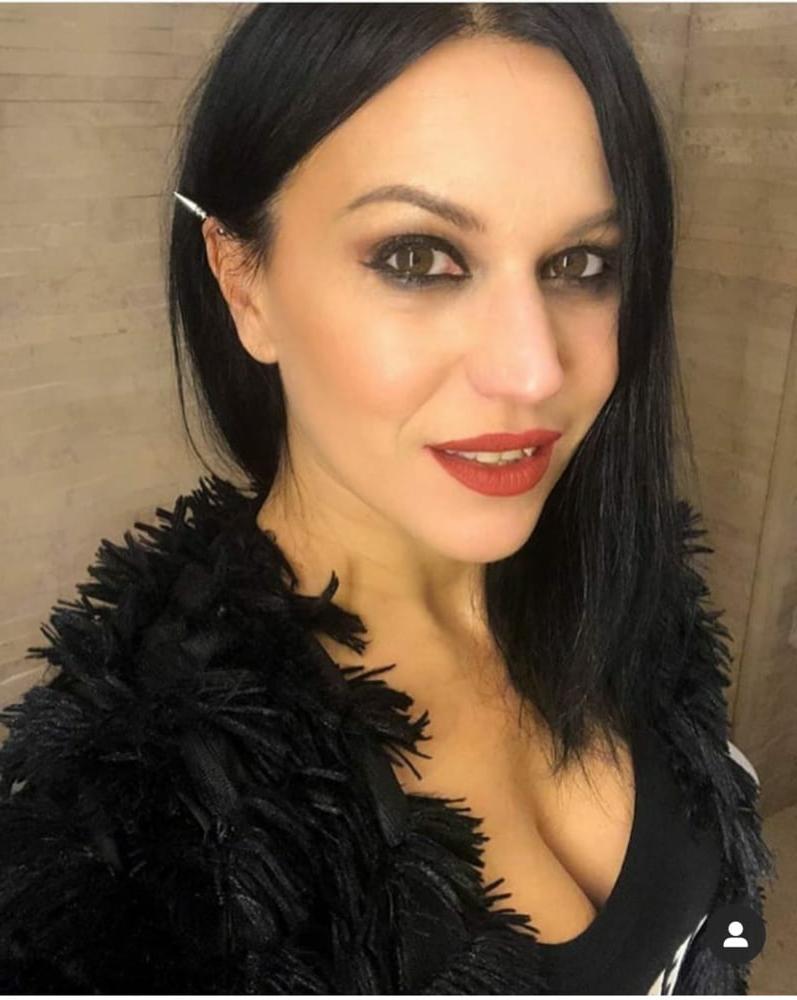 20P Cristina Scabbia sexy Italian metal MILF