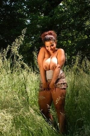 25P BIG NATURAL TITS