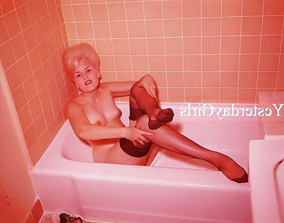 25P Vintage Hairy Nylon Babes #2