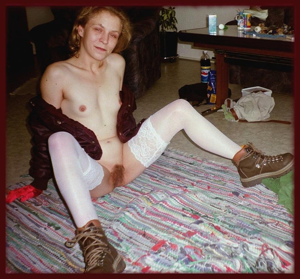 22P Web-slut Heidi is gangbang addicted.