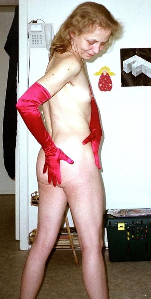 22P Web-slut Heidi is gangbang addicted.