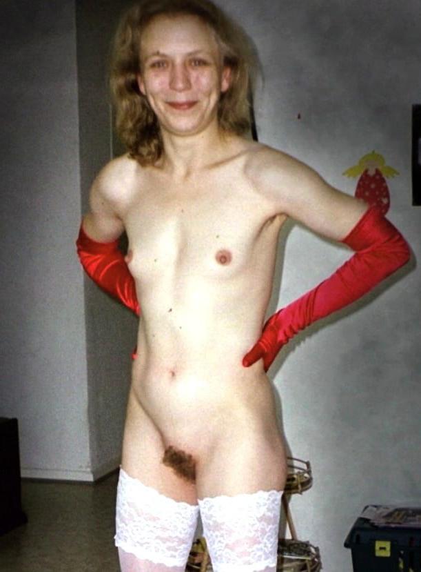 22P Web-slut Heidi is gangbang addicted.