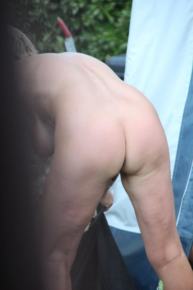 18P Mature granny GILF hanging piss flaps nudist