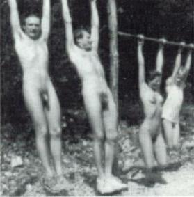 25P Naked people of vintage photos Vol. 5