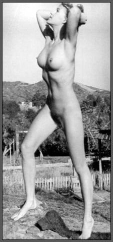 25P Naked people of vintage photos Vol. 5