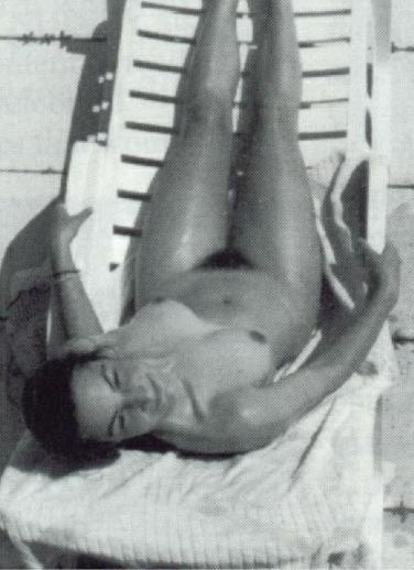 25P Naked people of vintage photos Vol. 5