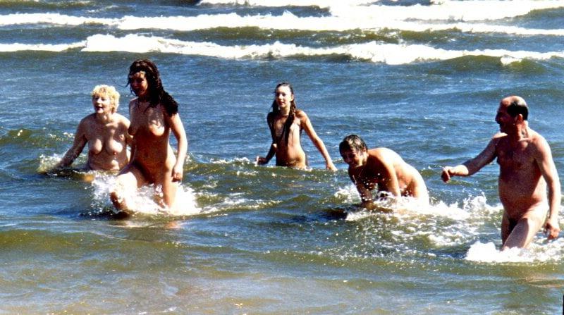 25P Naked people of vintage photos Vol. 5