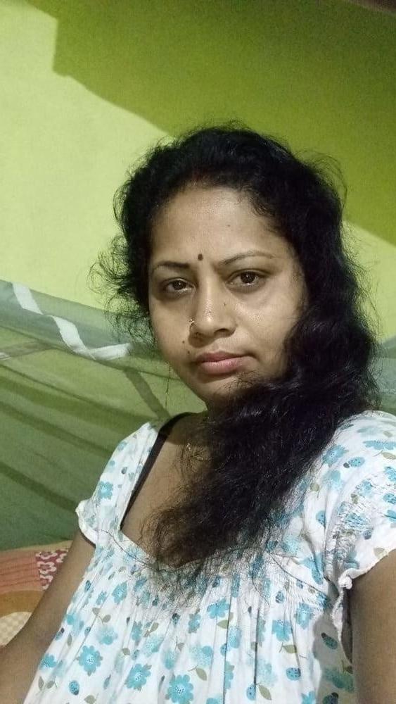 25P BANGLA AUNTY