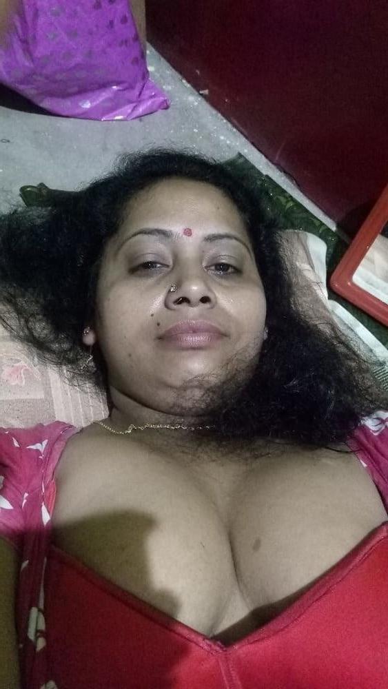 25P BANGLA AUNTY
