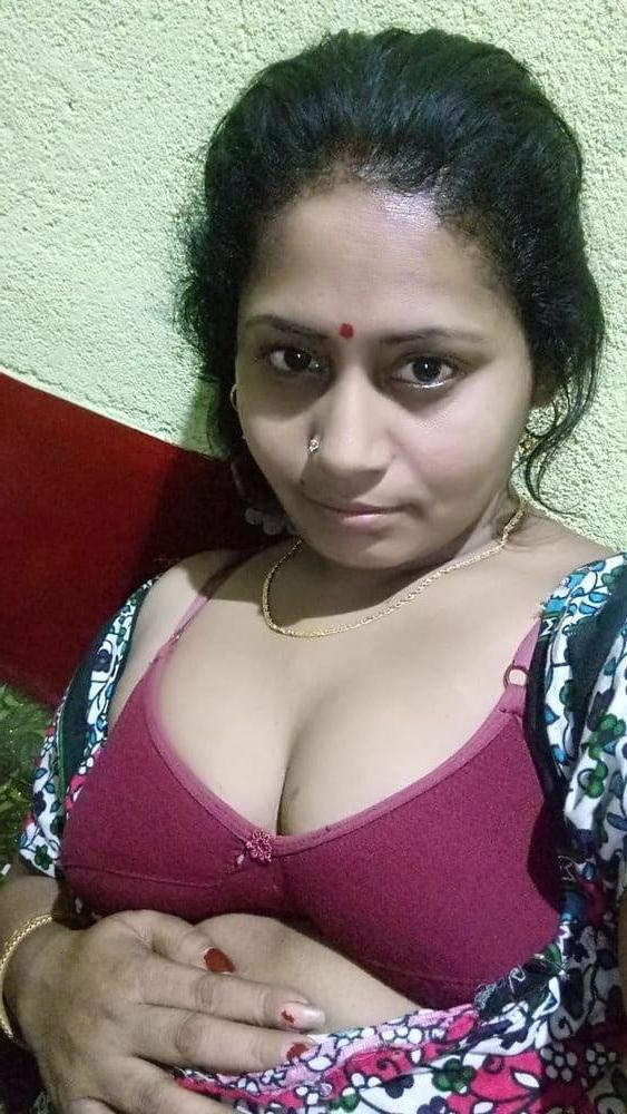 25P BANGLA AUNTY
