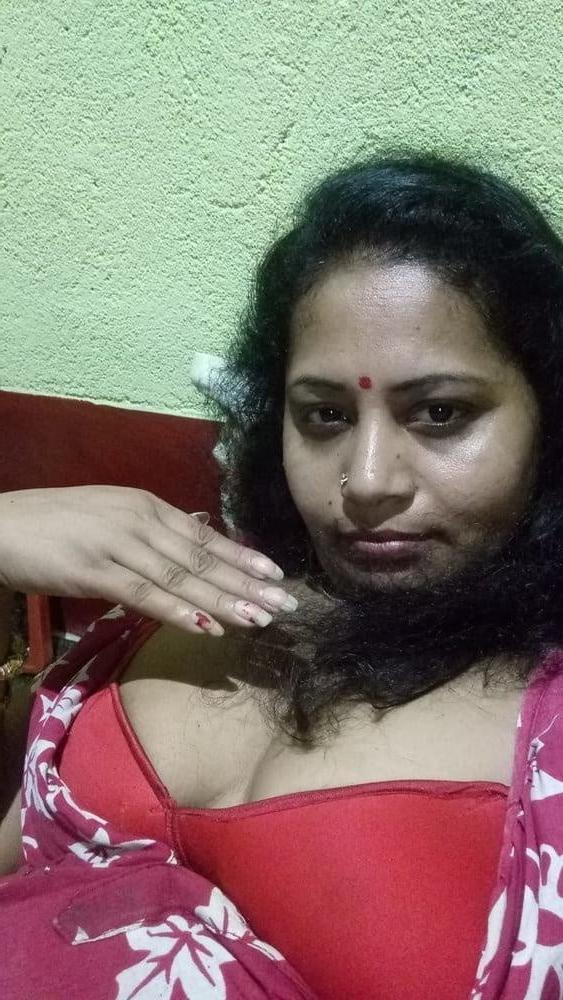 25P BANGLA AUNTY