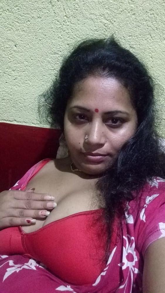 25P BANGLA AUNTY