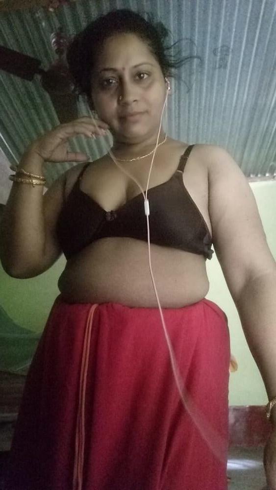 25P BANGLA AUNTY