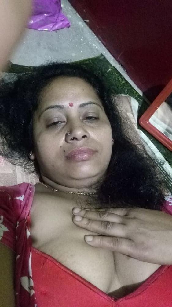 25P BANGLA AUNTY