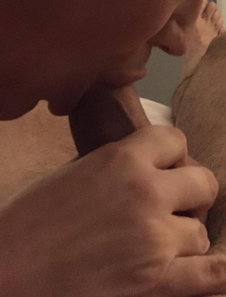 25P Sucking cock