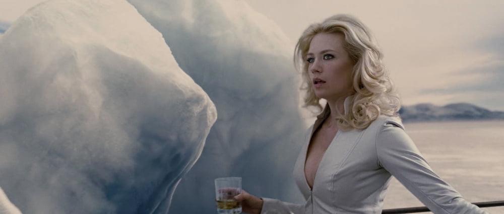 25P Celebrity Boobs - January Jones