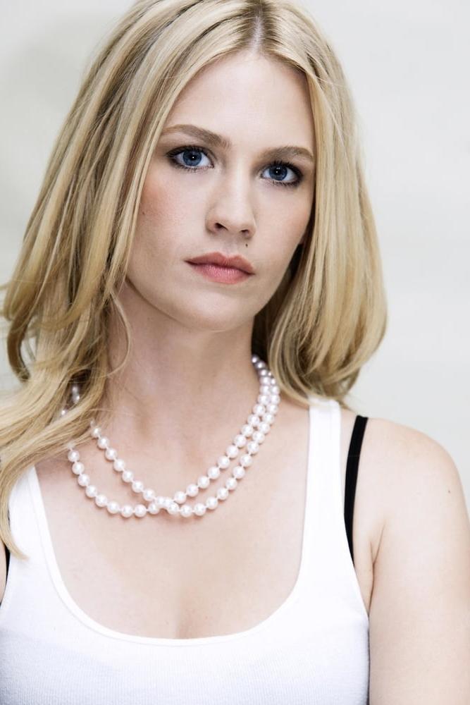 25P Celebrity Boobs - January Jones