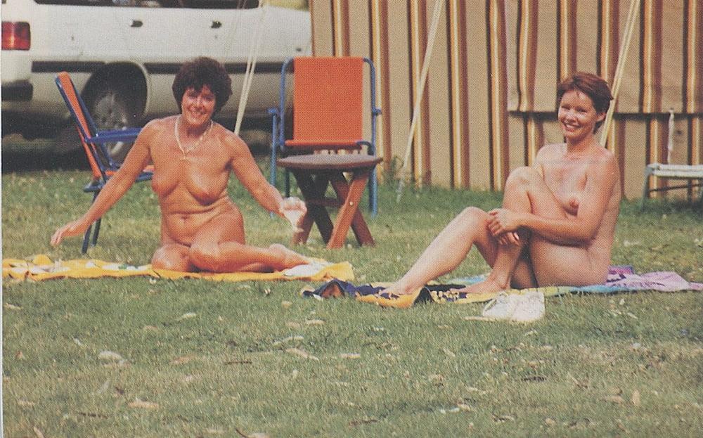 25P Naked people of vintage photos Vol. 3