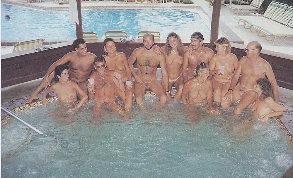 25P Naked people of vintage photos Vol. 3