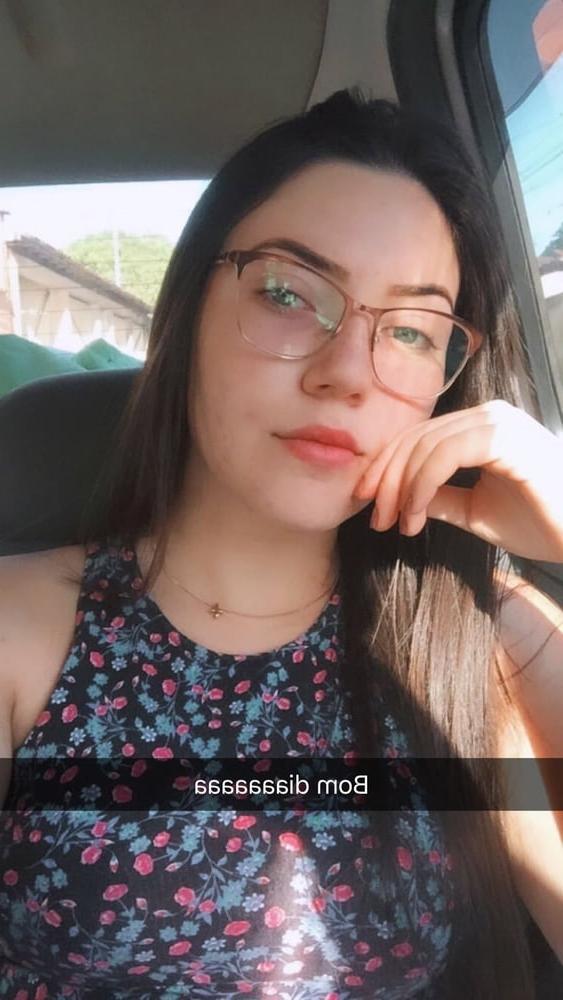 25P Portuguese girl from snap