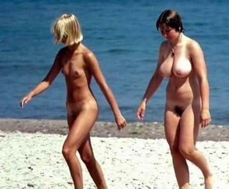 25P Naked people of vintage photos