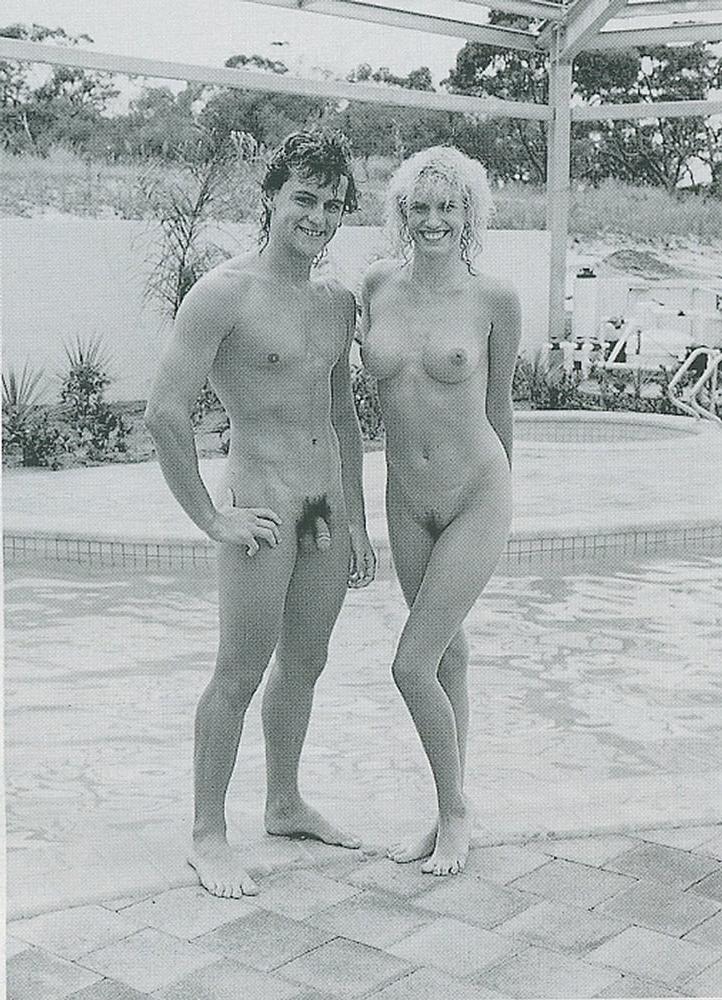 25P Naked people of vintage photos