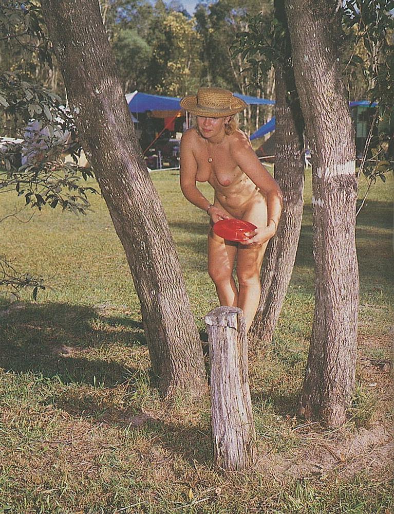 25P Naked people of vintage photos