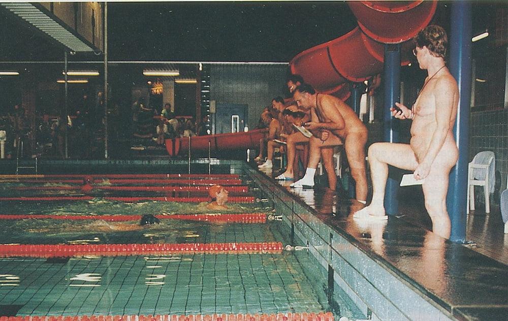 25P Naked people of vintage photos