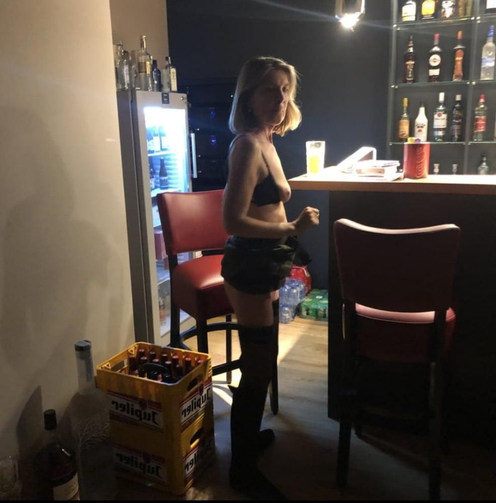 25P Hot Belgium mature