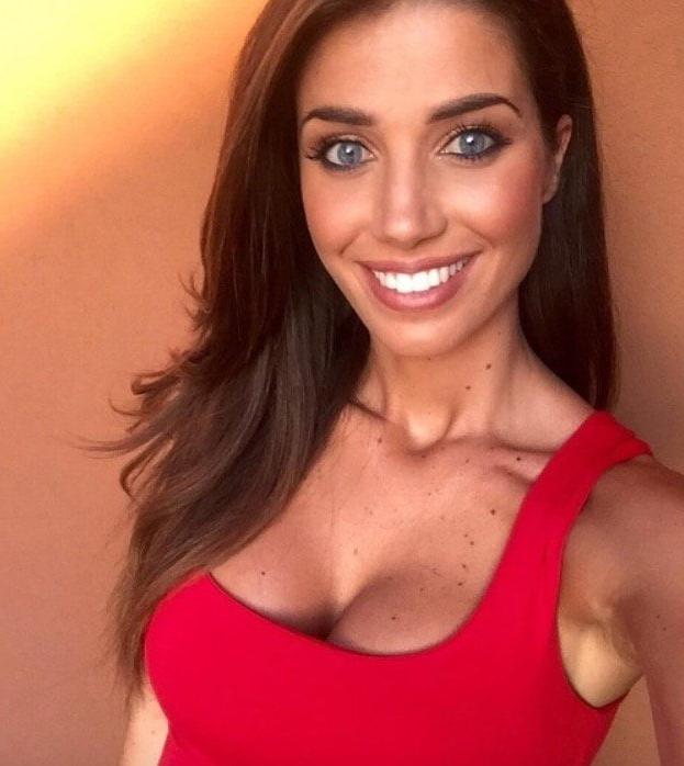 12P Eleonora Boi sexy italian journalist