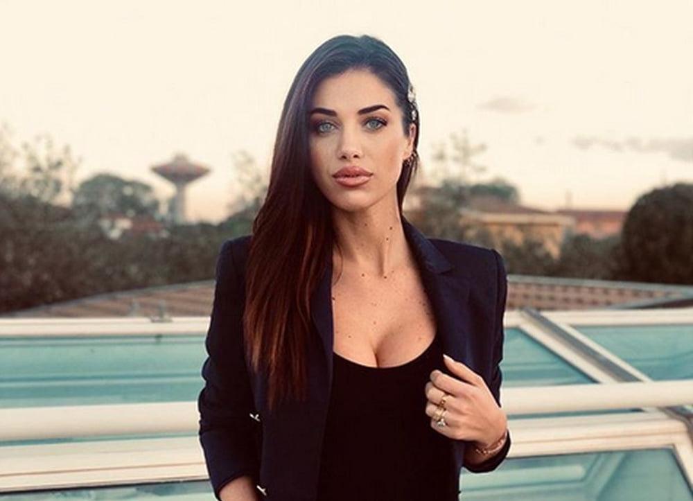 12P Eleonora Boi sexy italian journalist