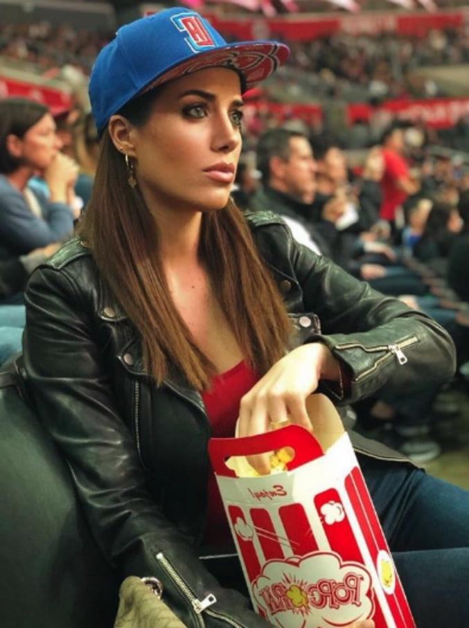 12P Eleonora Boi sexy italian journalist