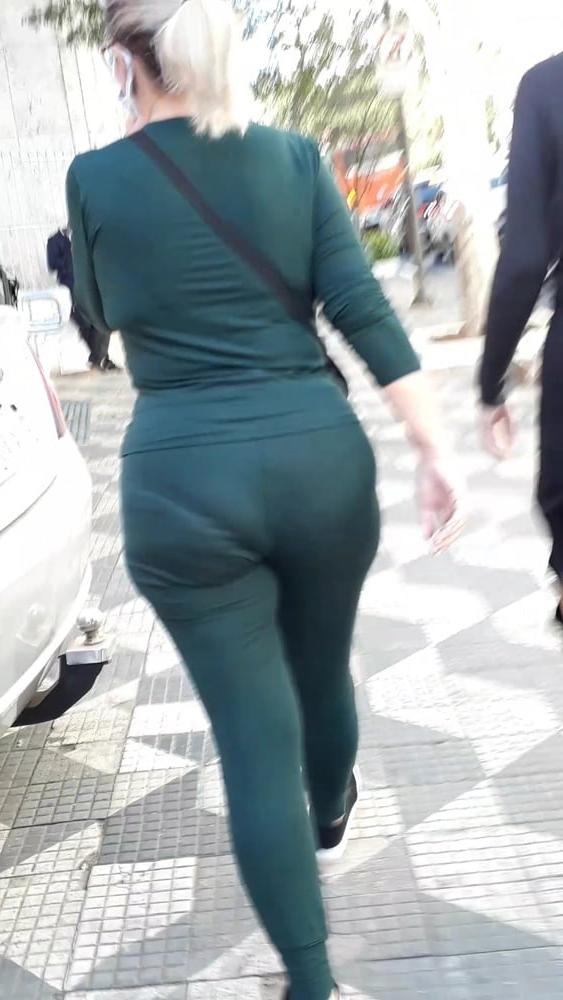 24P Coroa com a calcinha marcado