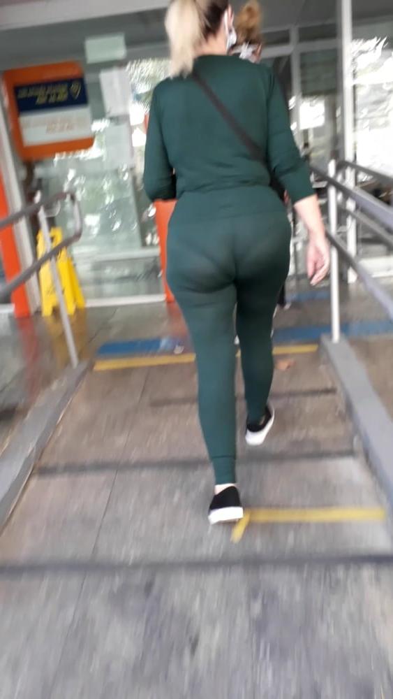24P Coroa com a calcinha marcado