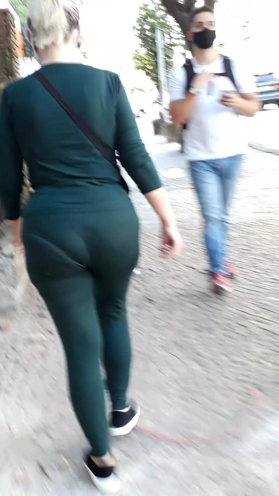 24P Coroa com a calcinha marcado