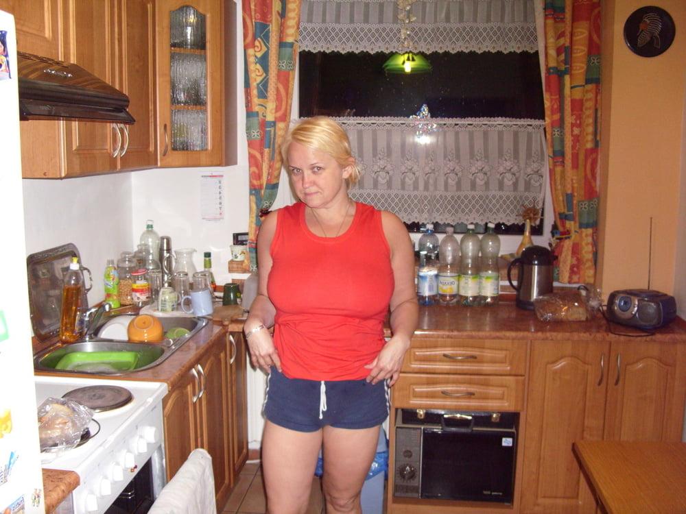 9P Latina Milf Big Tits Big Nipples