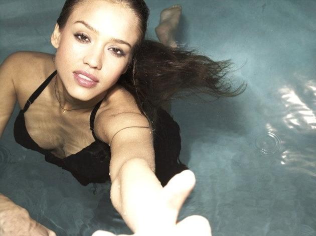 25P Celebrity Boobs - Jessica Alba