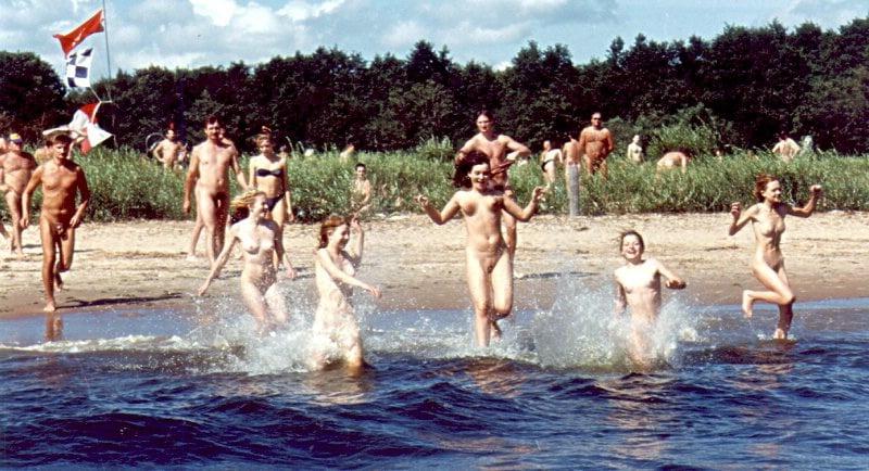 25P Naked people of vintage photos Vol. 4