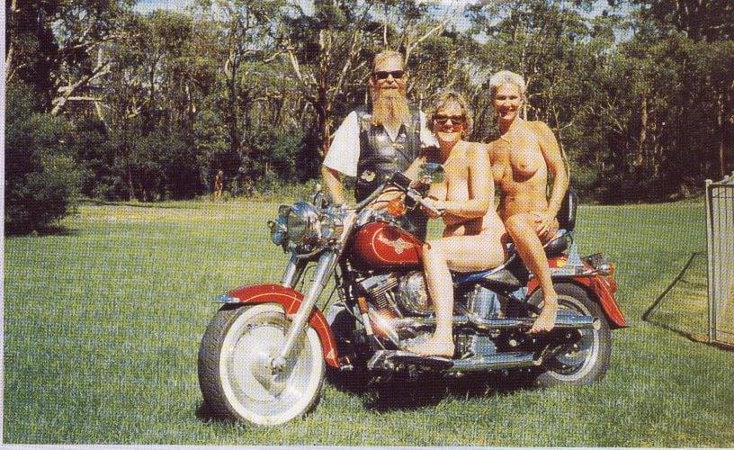 25P Naked people of vintage photos Vol. 4