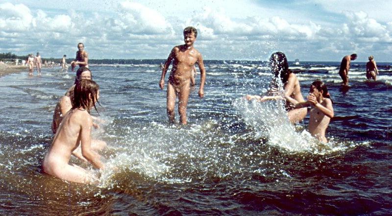 25P Naked people of vintage photos Vol. 4