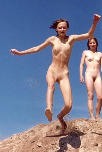 25P Naked people of vintage photos Vol. 4
