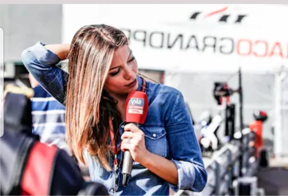 21P Federica Masolin sexy italian journalist
