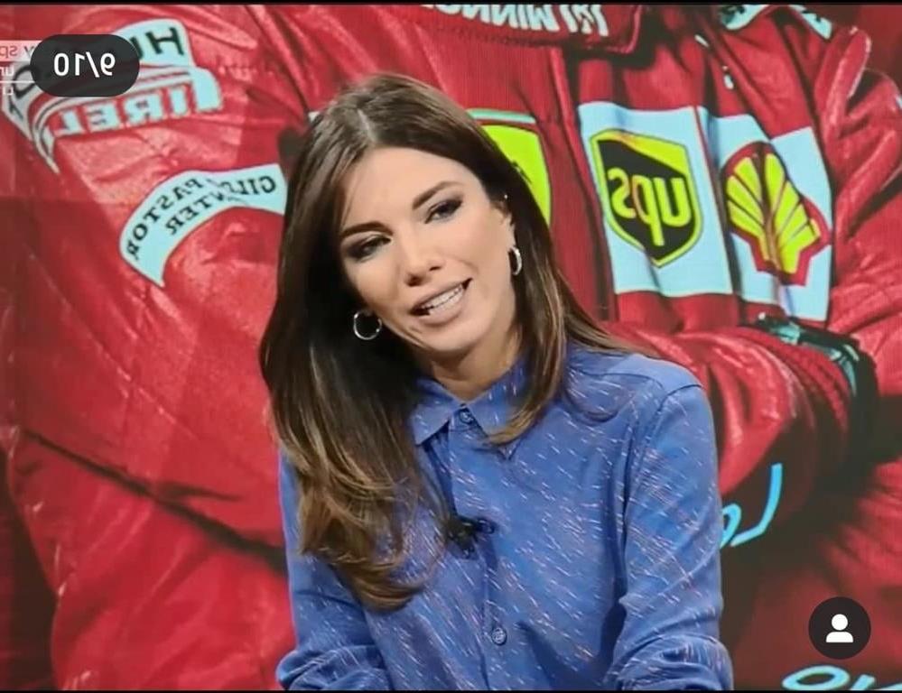 21P Federica Masolin sexy italian journalist