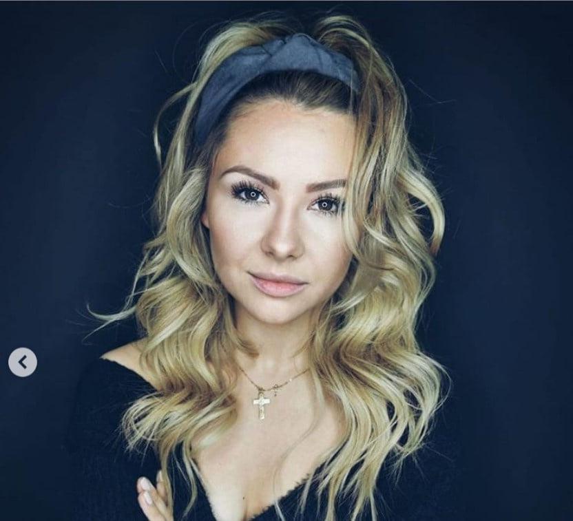25P Ania Karwan sexy Polish celeb
