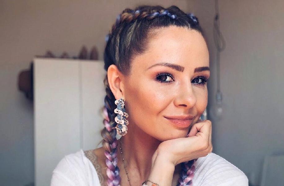 25P Ania Karwan sexy Polish celeb