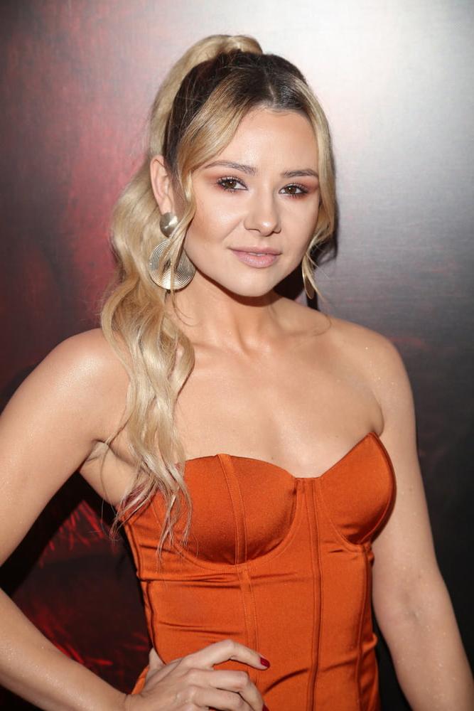 25P Ania Karwan sexy Polish celeb