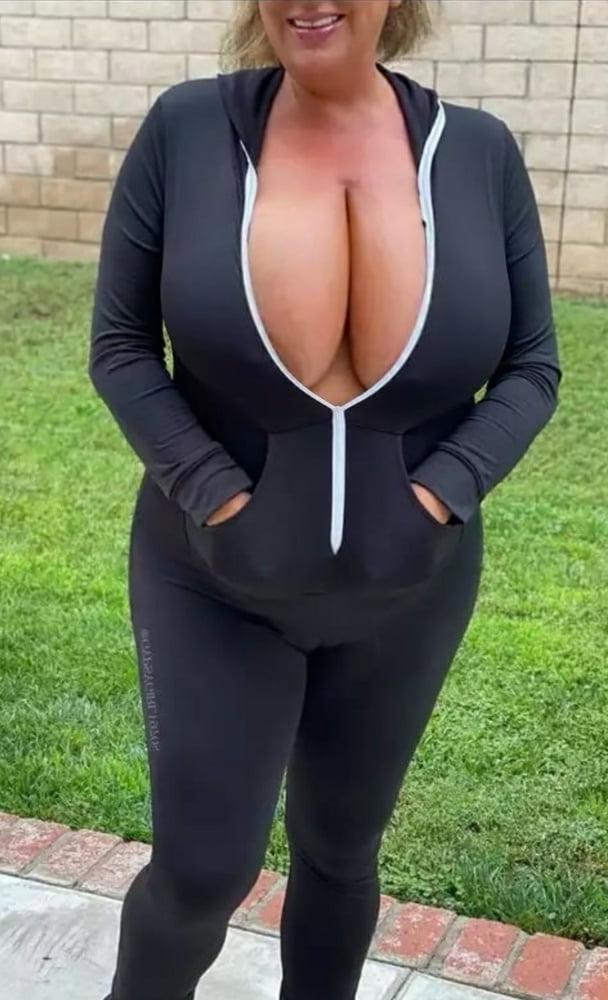 22P Big Mom Tits