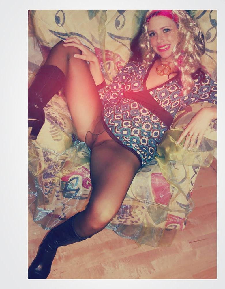 25P More Vintage Nylons