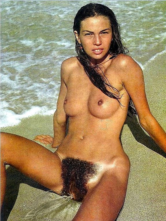 25P Swingers at the Beach #112